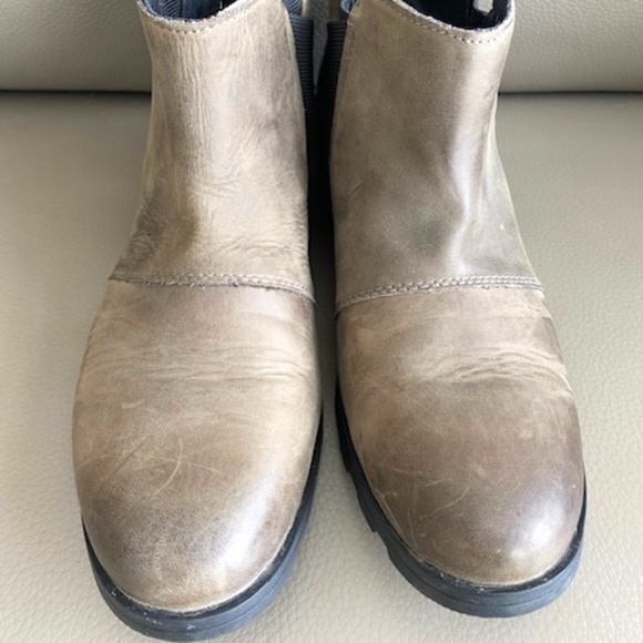 SOREL genuine leather Ladies US 8 ankle boots taupe khaki green hue waterproof - Picture 2 of 16